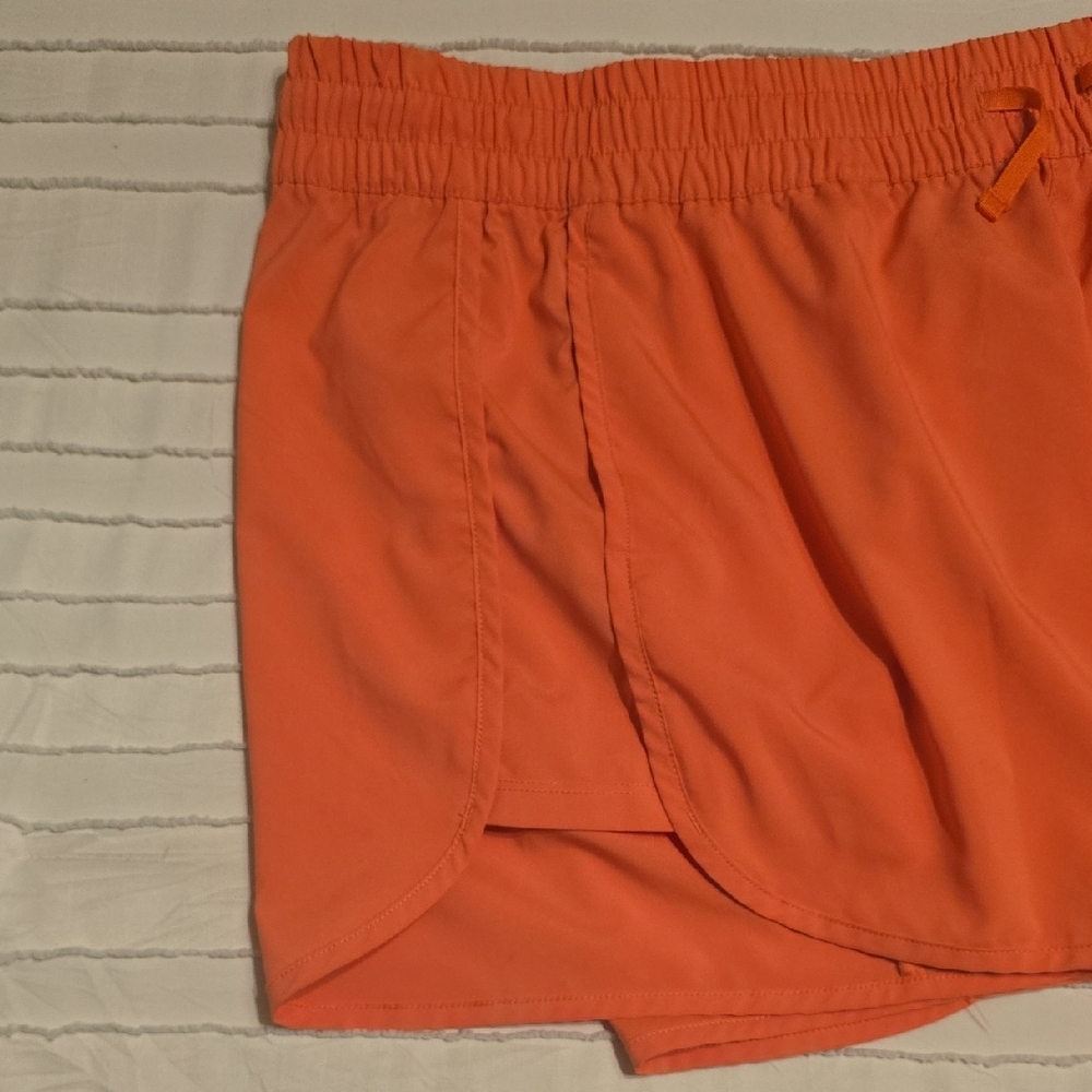New Balance Women's Vibrant Coral Orange Athletic Shorts, Unlined, Size Medium - Picture 3 of 6